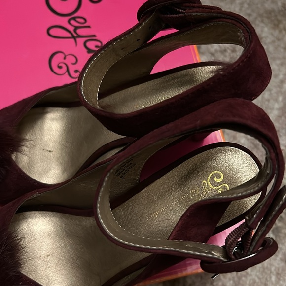 Anthropologie Seychelles Corey Lynn Calter Seduce peep toes shoes Pom poms - Picture 5 of 7